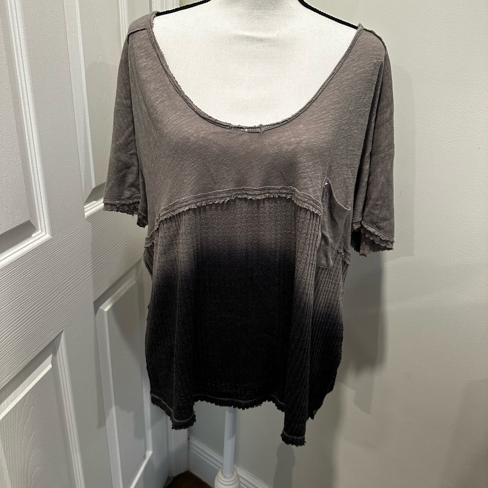 Over sized light knit top